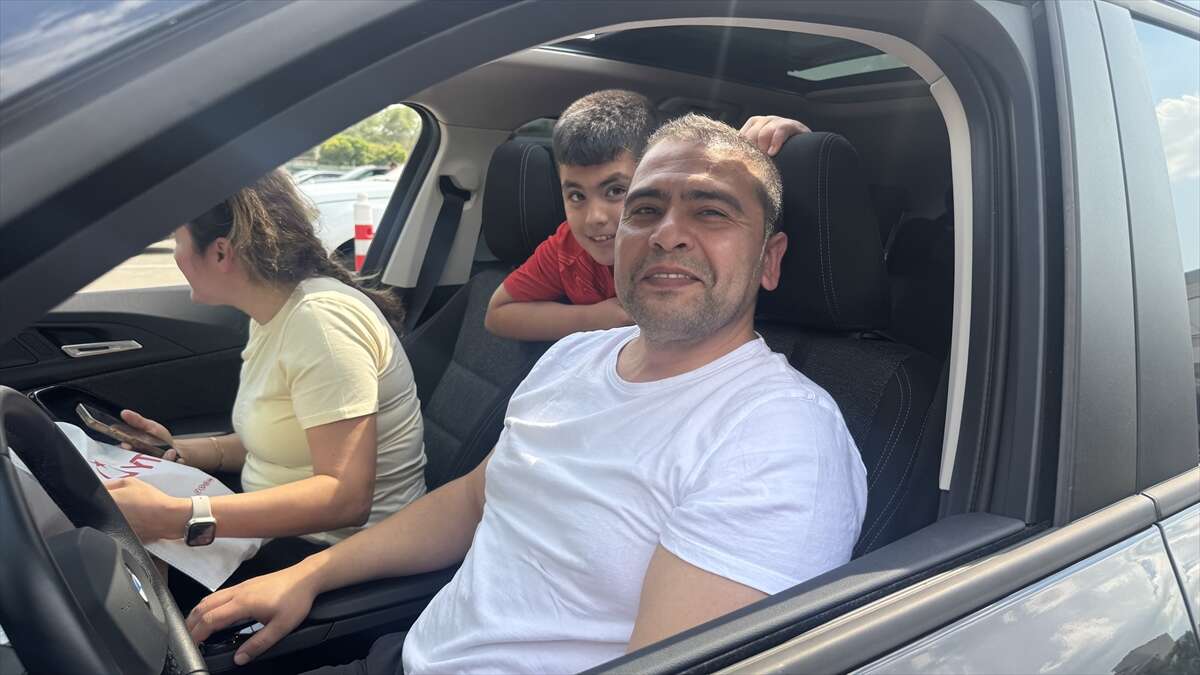 Türk bayraklarıyla yurda dönüş başladı! 365 günlük Konya hasreti sona erdi 3